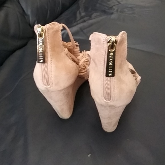 Sandals - Picture 2 of 3